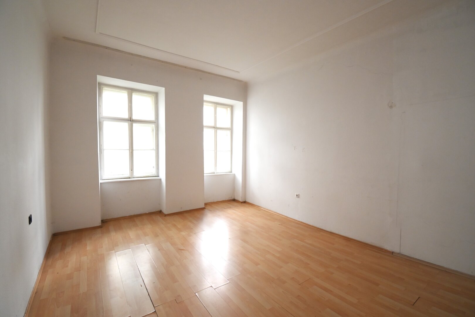 ++Garten++3-Zimmer ALTBAUWohnung in aufstrebender Lage! sehr gutes Preis-Leistungsverhältnis!