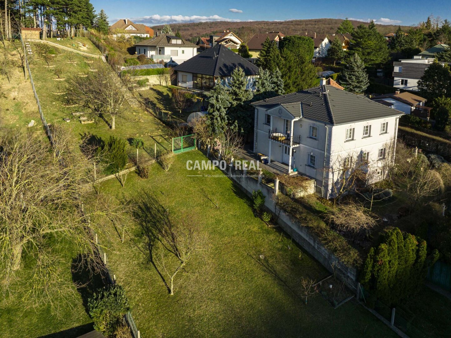 CAMPO-VILLA: Edles Ambiente in sonniger Lage