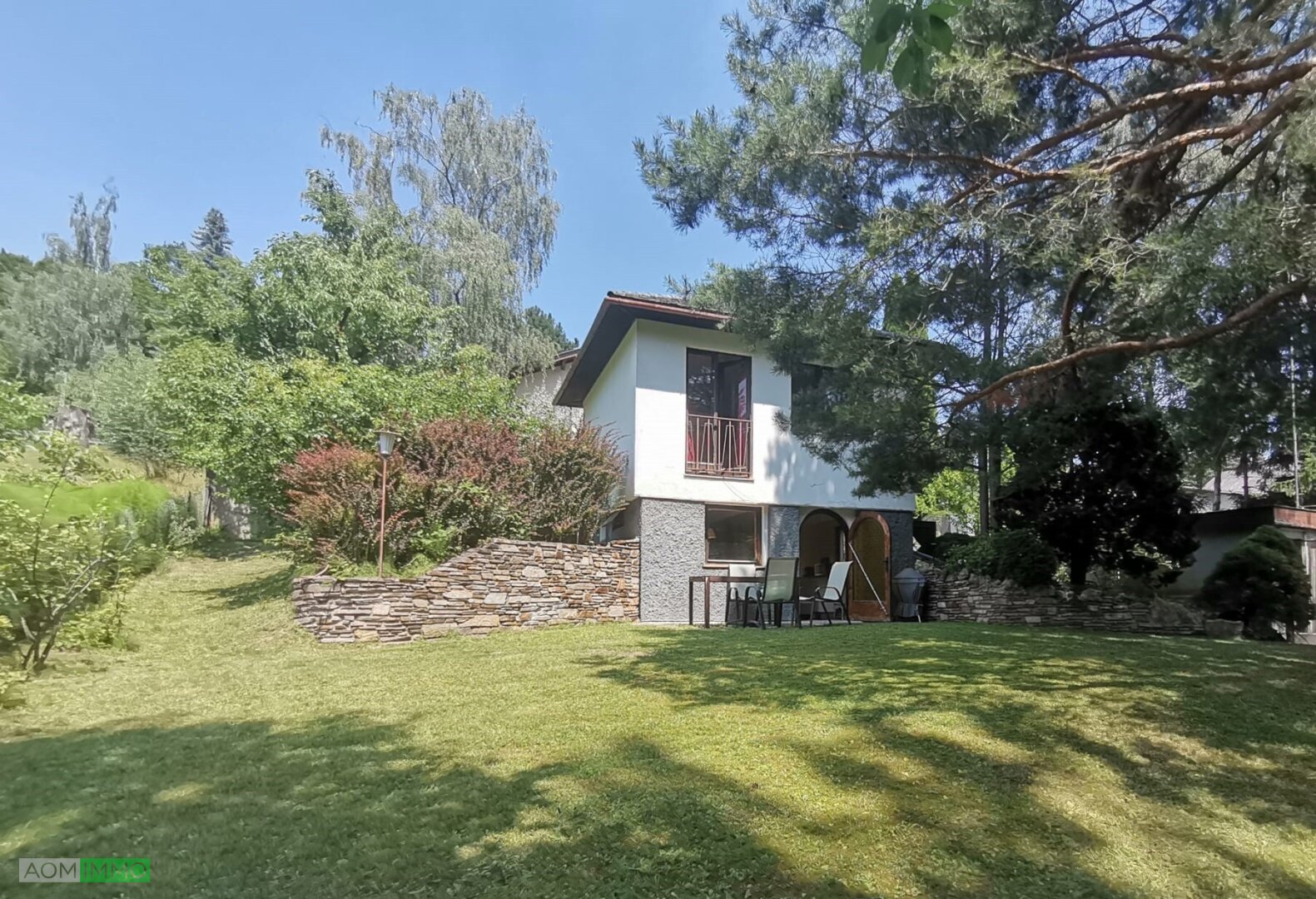 Naturnahes Refugium: Grundstück mit kleinem Häuschen und Garage in Ried am Riederberg