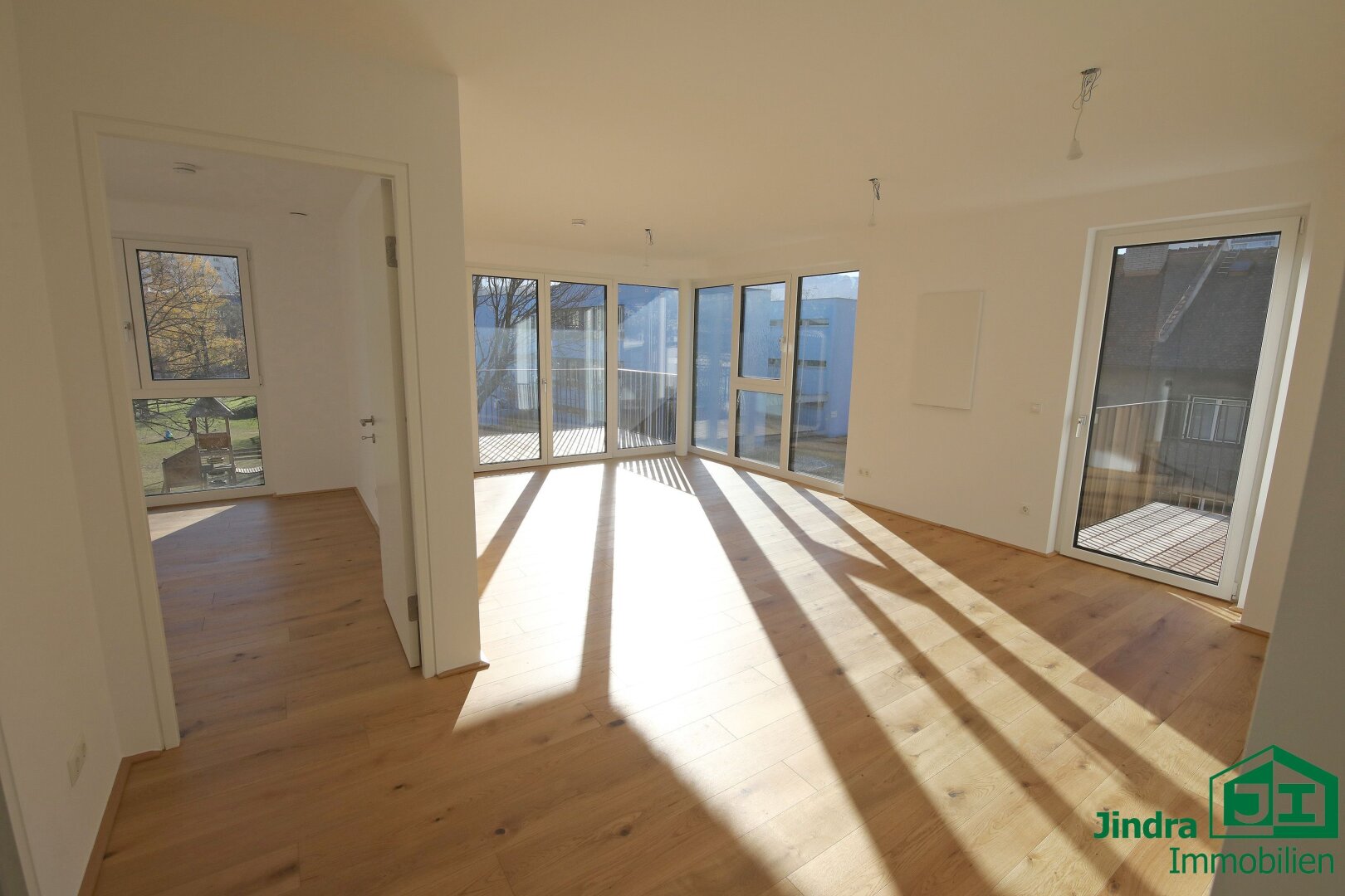 Erstklassiges Wohnen in Innsbruck: Moderne 3-Zimmer Wohnung (TOP 12)  mit Süd- und Westbalkon !