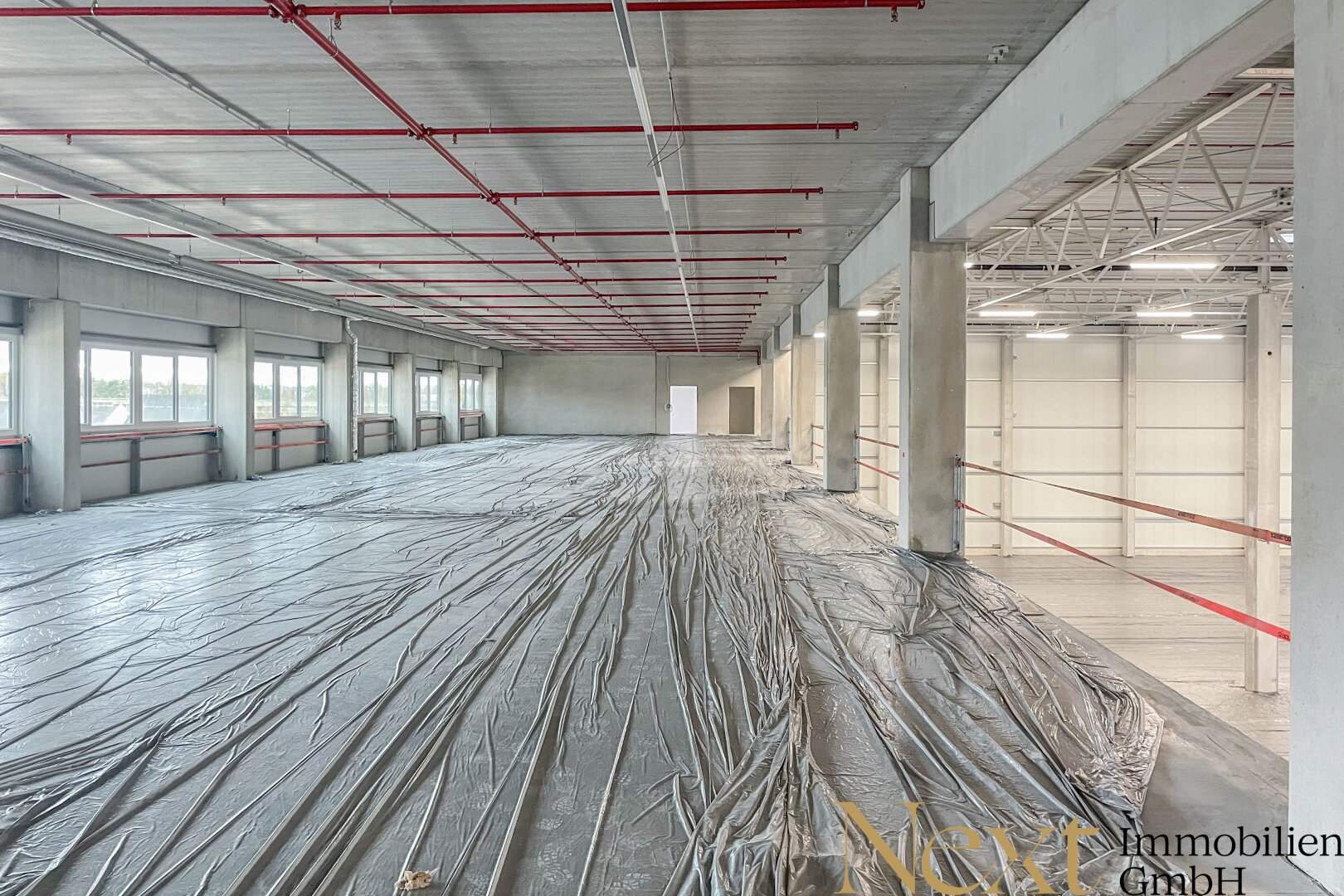 NEUBAU - Lager-/Produktionshalle (optional mit Büroflächen) in Enns/Ennshafen zu vermieten!