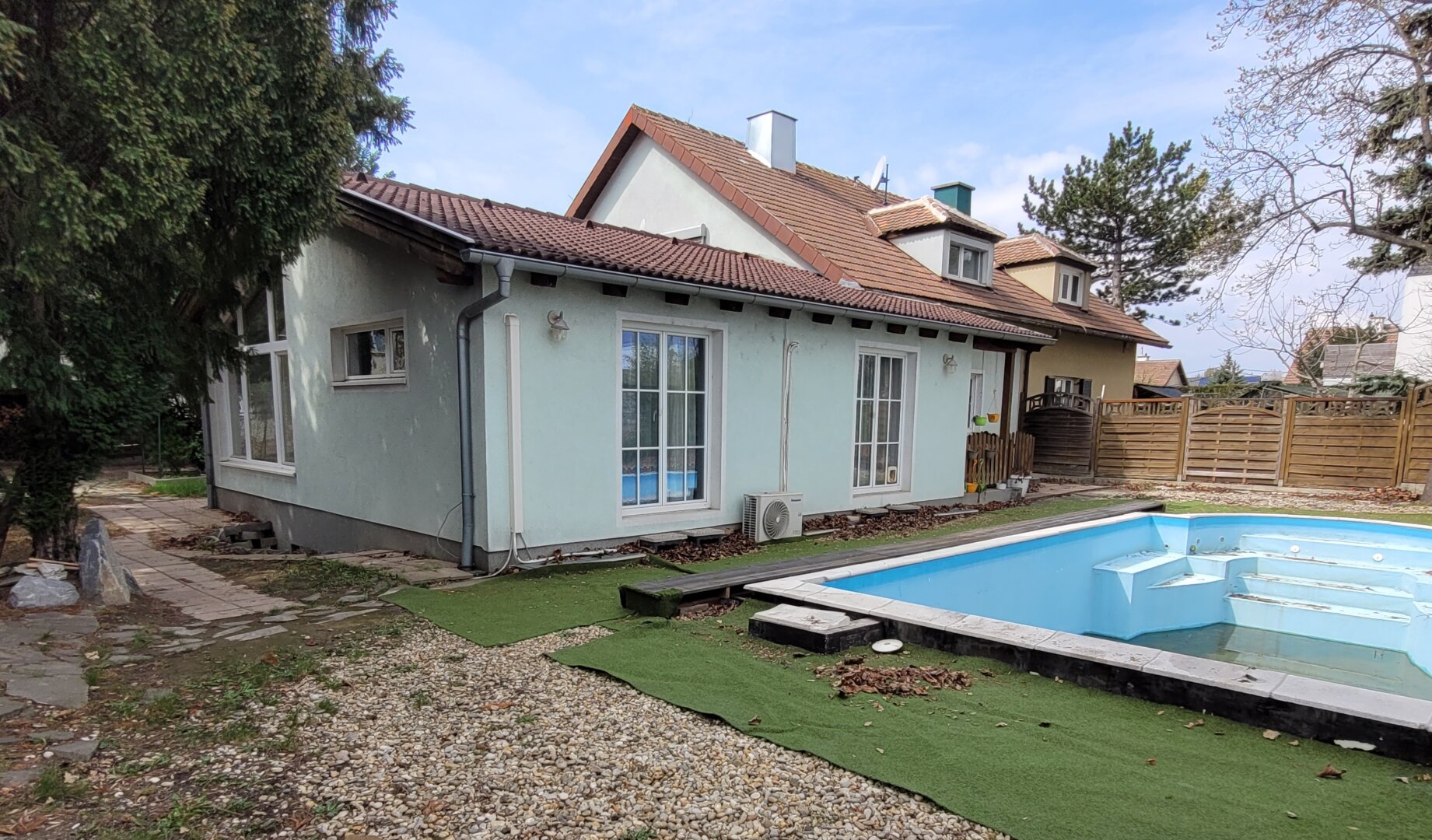 Einfamilienhaus auf Eigengrund mit Pool in Strebersdorf
