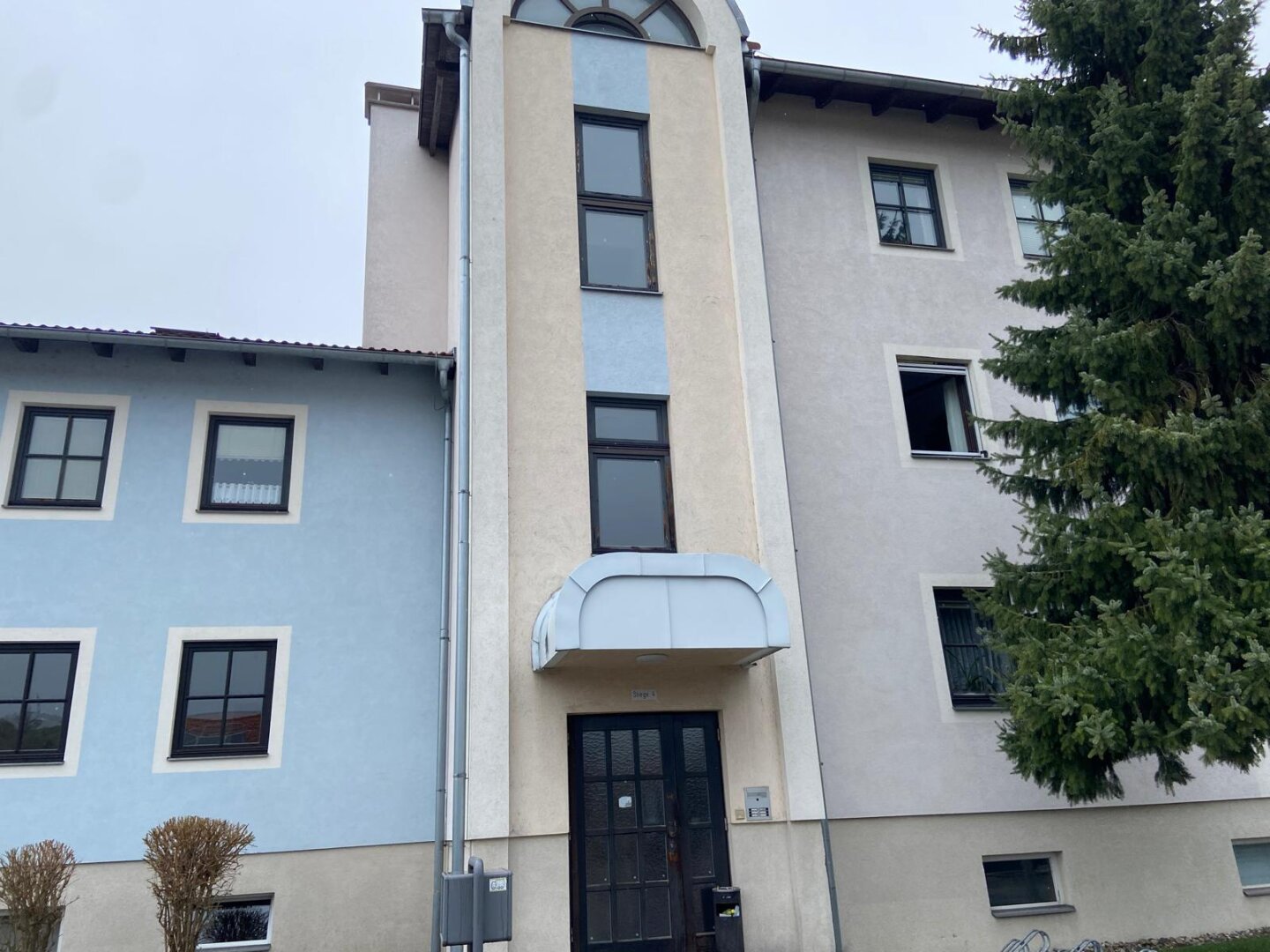 PROVISIONSFREI!  NEU RENOVIERTE 3- ZIMMER WOHNUNG IN WILHELMSBURG
