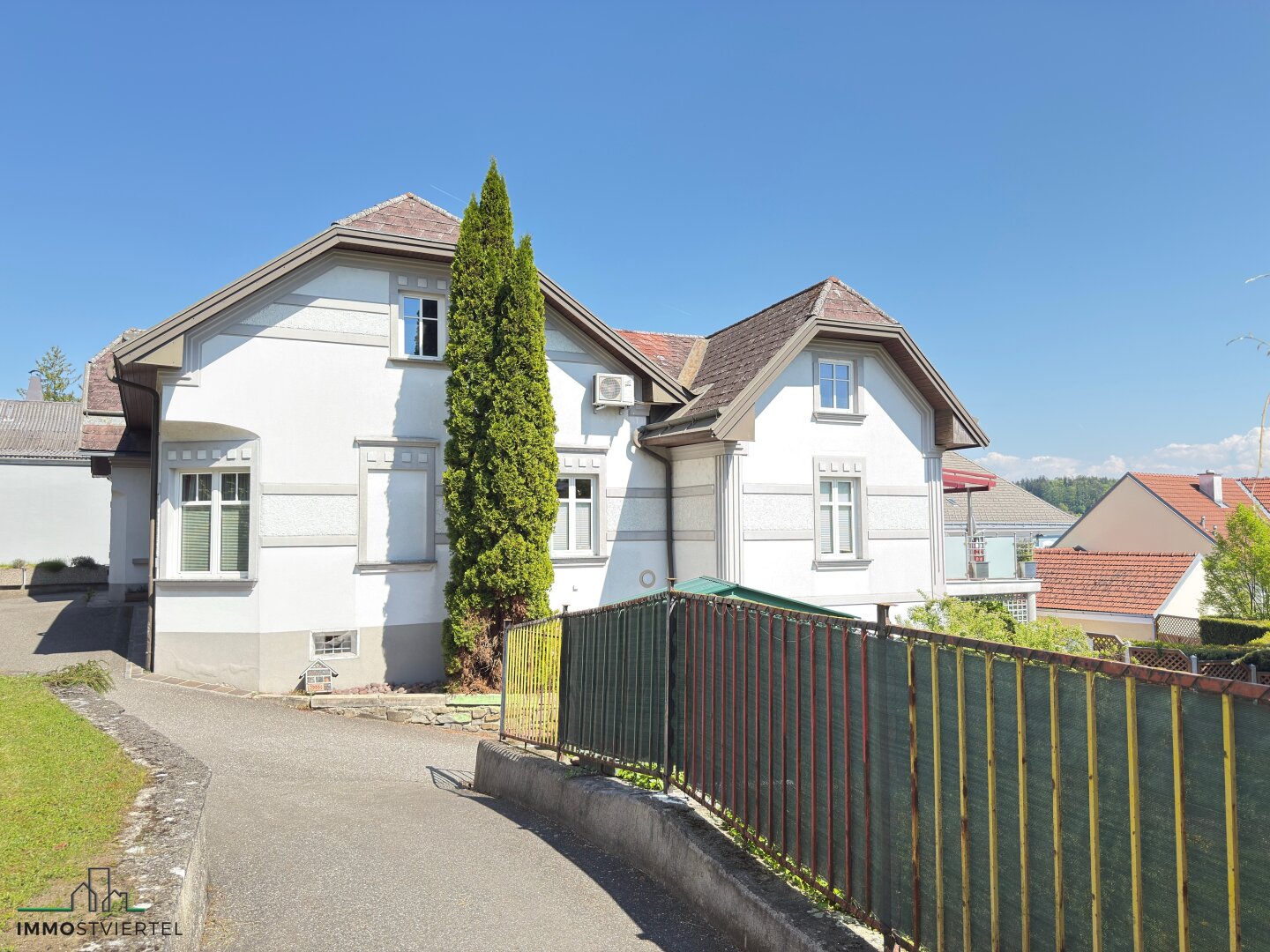 Repräsentative Villa mit Pool in Steinakirchen!