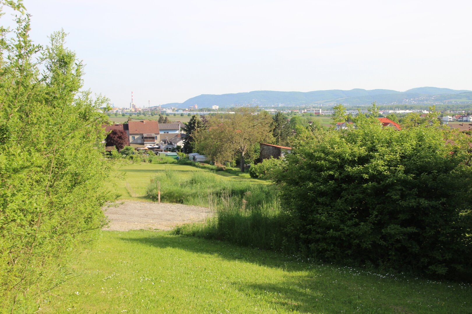 FERNBLICK, GRÜNRUHELAGE, TRAUMHAFTER BAUGRUND IN LEOBENDORF, SÜDSEITIGE AUSRICHTUNG!!