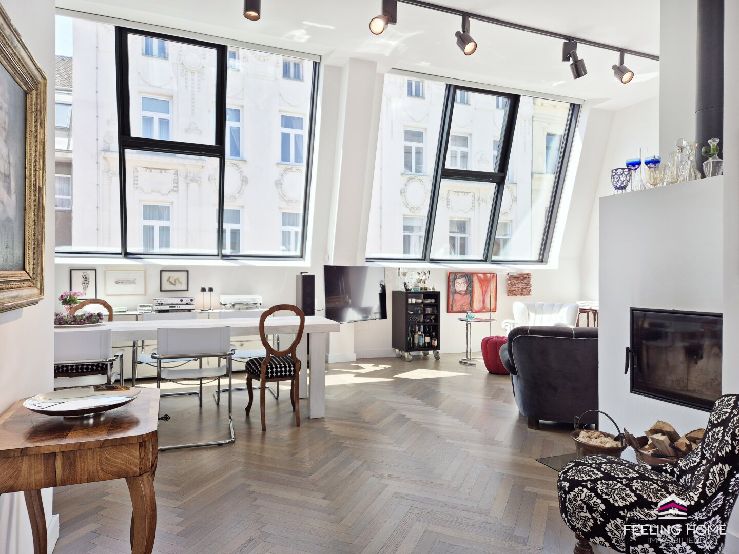 Ruhelage mit Inselfeeling – Penthouse mit Altbaucharme, Neubaukomfort & Dachterrassen-Sauna!