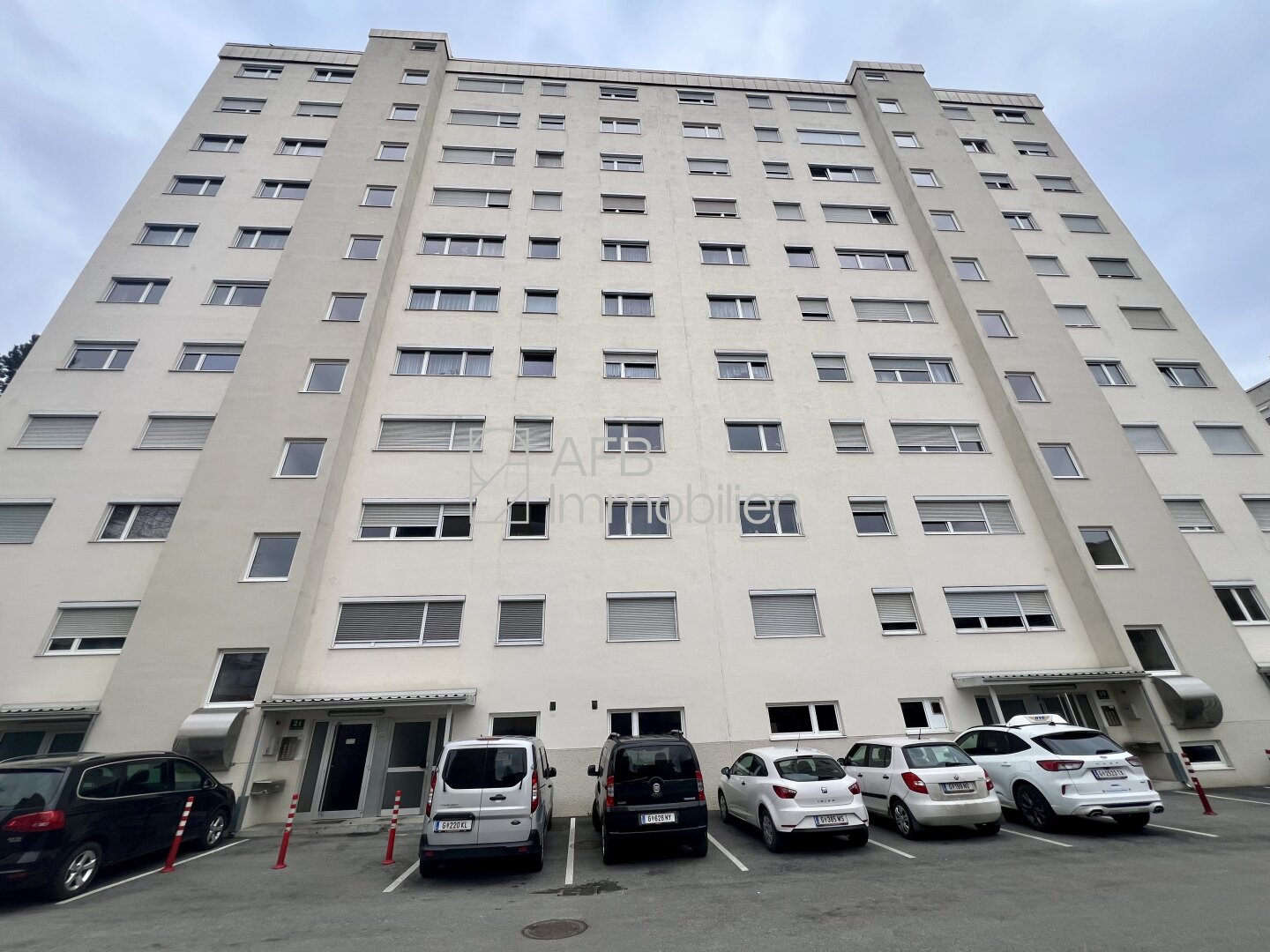 Helle 3-Zimmer-Wohnung mit Loggia in Jakomini – Ihr neues Zuhause in der 9. Etage!