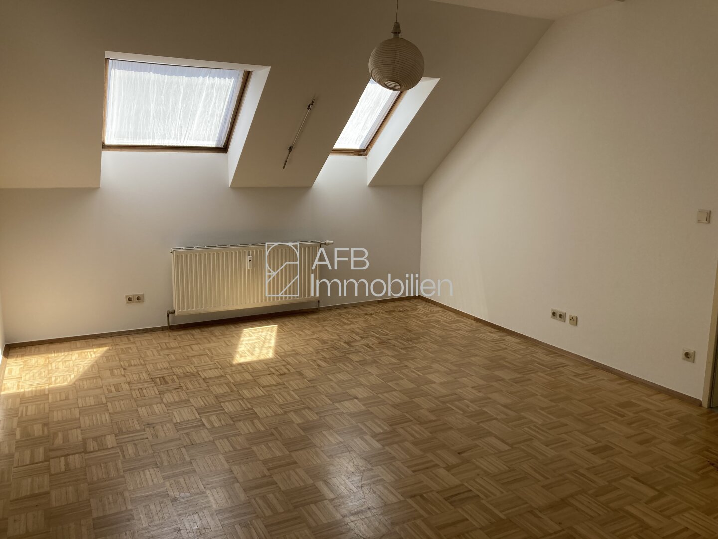 Renovierte zentral gelegene 2-Zimmer-Altbauwohnung Nähe Neuer TU
