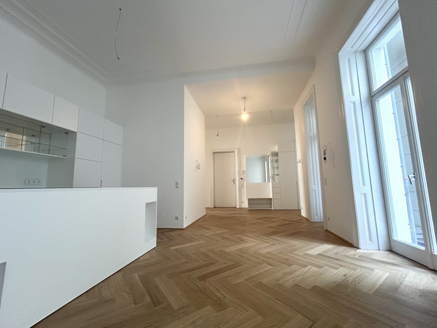 Repräsentativer, wunderschöner Altbau mit Terrasse + Garten - Erstbezug!