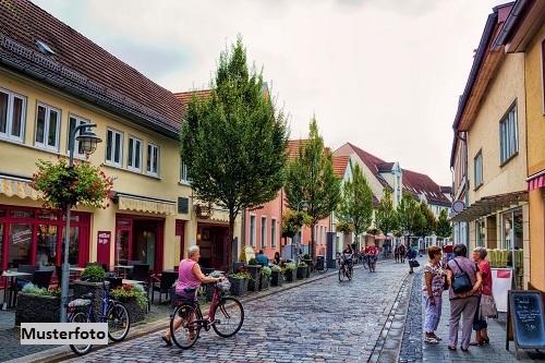 Freistehendes Wohn- und Geschäftshaus
