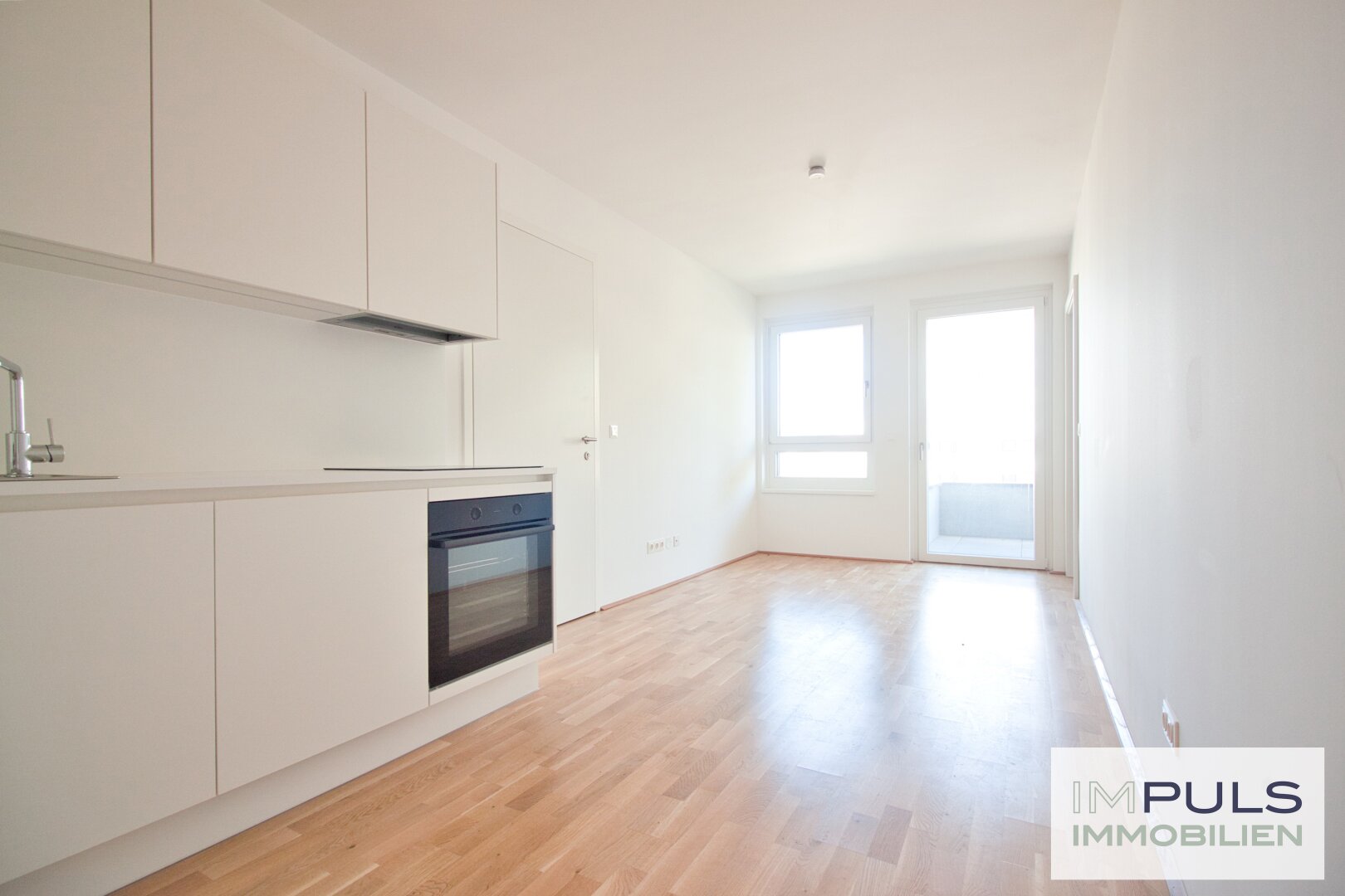 Arbeiten & Wohnen vereint – moderne 2-Zimmer-Wohnung mit Balkon & angrenzendem Büro mit separatem Zugang