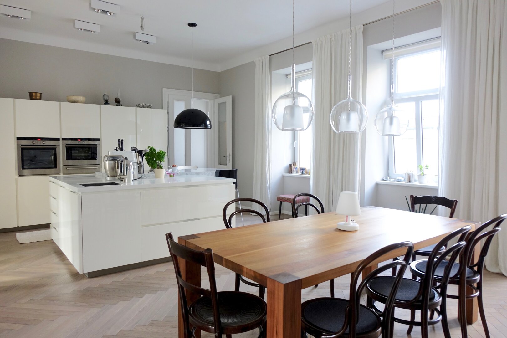 Altbau mit Terrasse und Wellness bei Schlosspark (U4)