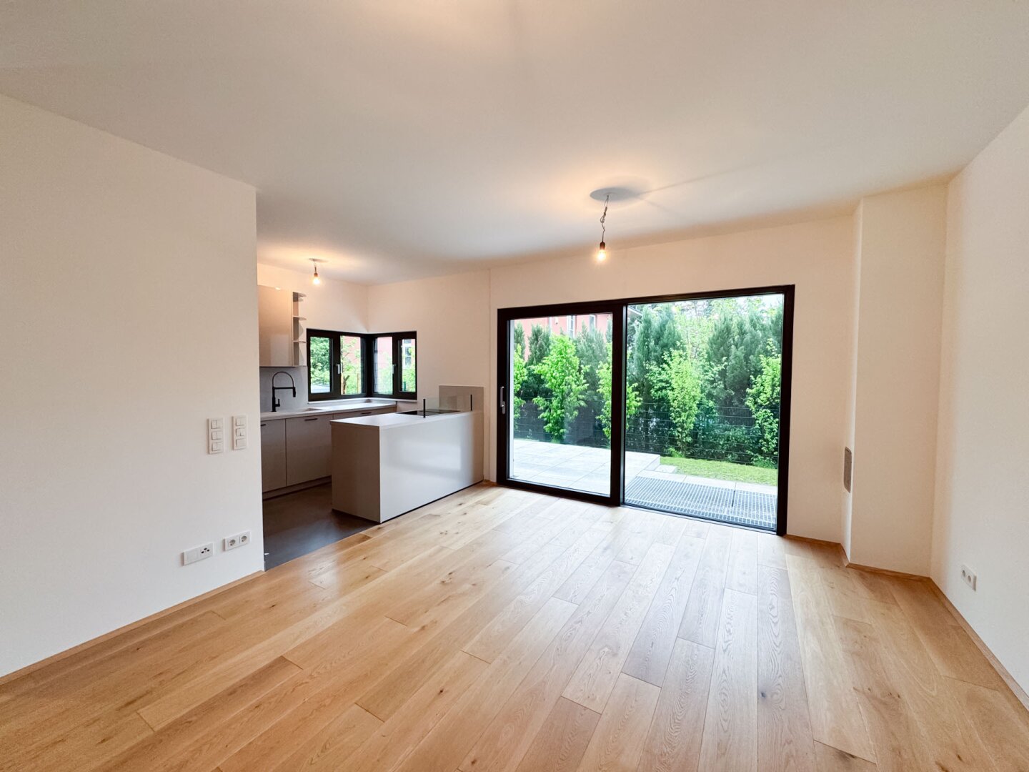 ERSTBEZUG!  Doppelhaushälfte mit 148,42 m2, 5 Zimmer in ruhiger Wohnlage mit Aussicht!