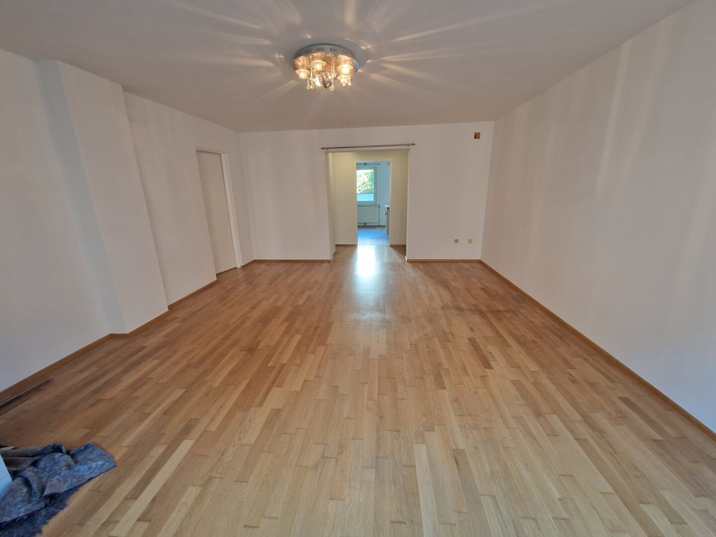 RUHIGE HÜBSCHE 3 ZIMMERWOHNUNG - NÄHE BRÜNNERSTRASSE - Unbefristet - Garagenplatz