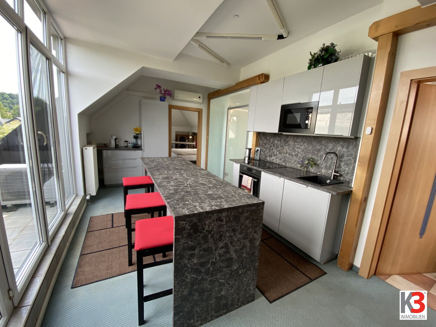 !!! Neuw. möbl. Wohnung (als WG) an 3 MOZARTEUM-STUDENTINNEN (1 x 660, 1 x 660, 1 x 880) zu vermieten !!!