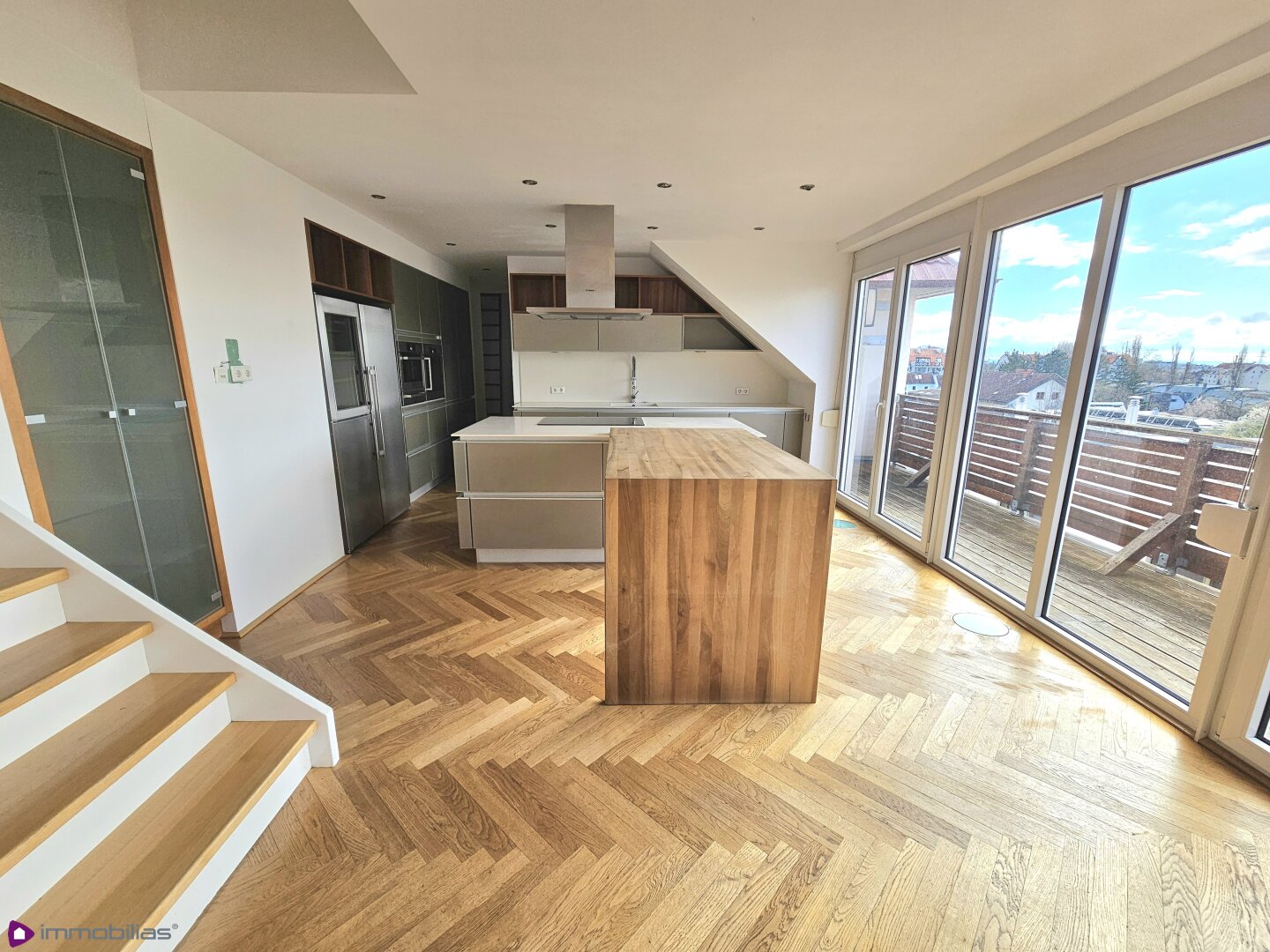 Dachgeschoss- Terrassenwohnung für Verwöhnte und alle, die Besonderes lieben...