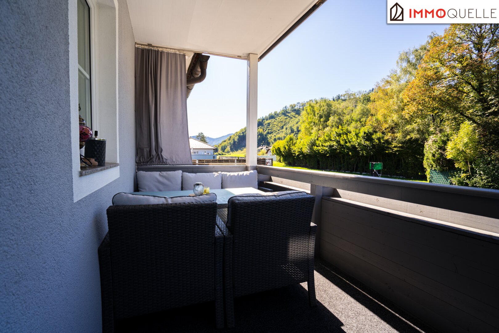Abendsonne und Ausblick – Leben über den Dingen! Helle Wohnung mit Balkon und drei Schlafzimmern