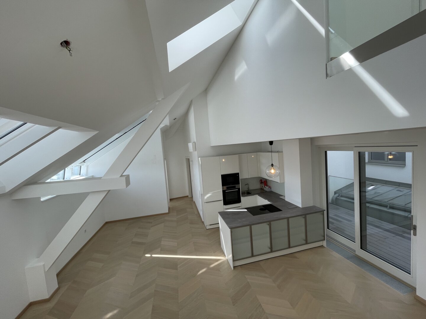 4 Zimmer-Maisonetten-Wohnung mit einer Terrasse und Studio