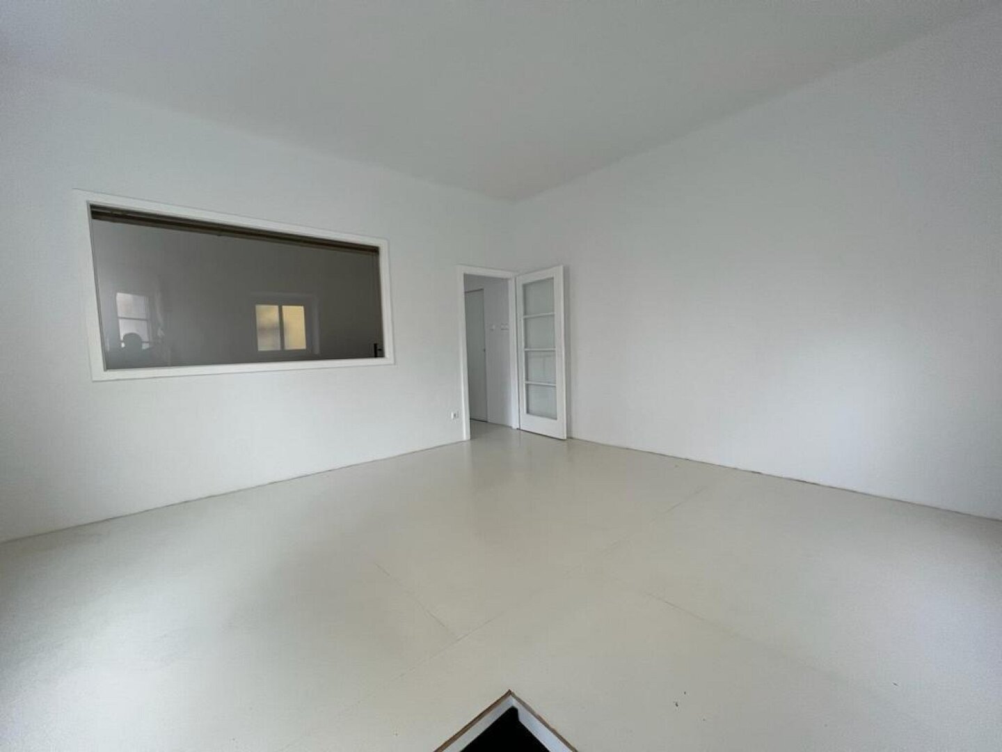 Mitten im wirtschaftlichen Herzen von Simmering nahe U3 Enkplatz: 6 Zimmer (inkl. Büro) mit sehr guter Rendite!