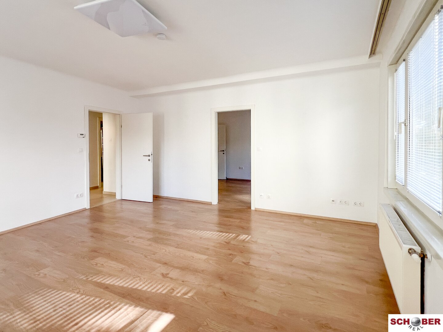 *U4-Friedensbrücke*  2 getrennt begehbare Zimmer