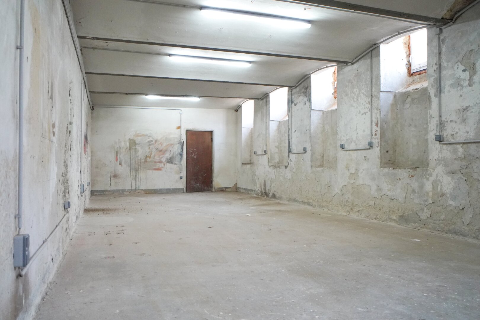 Günstige, helle Lagerhalle 52m² | in guter Lage 16.Bezirk