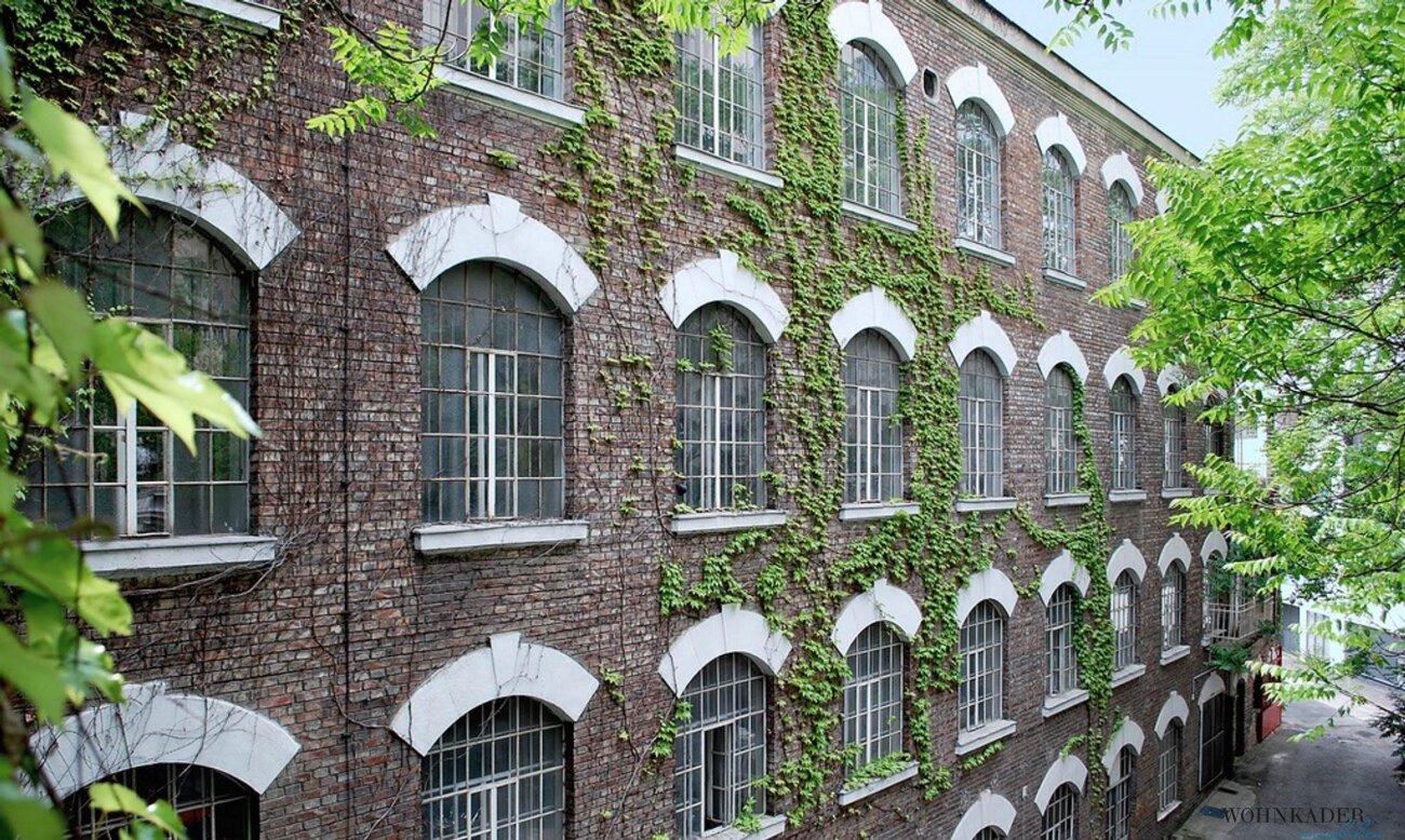 Modernes Loft-Büro in historischer Seidenfabrik – einzigartiger Backsteincharme & hochwertige Ausstattung