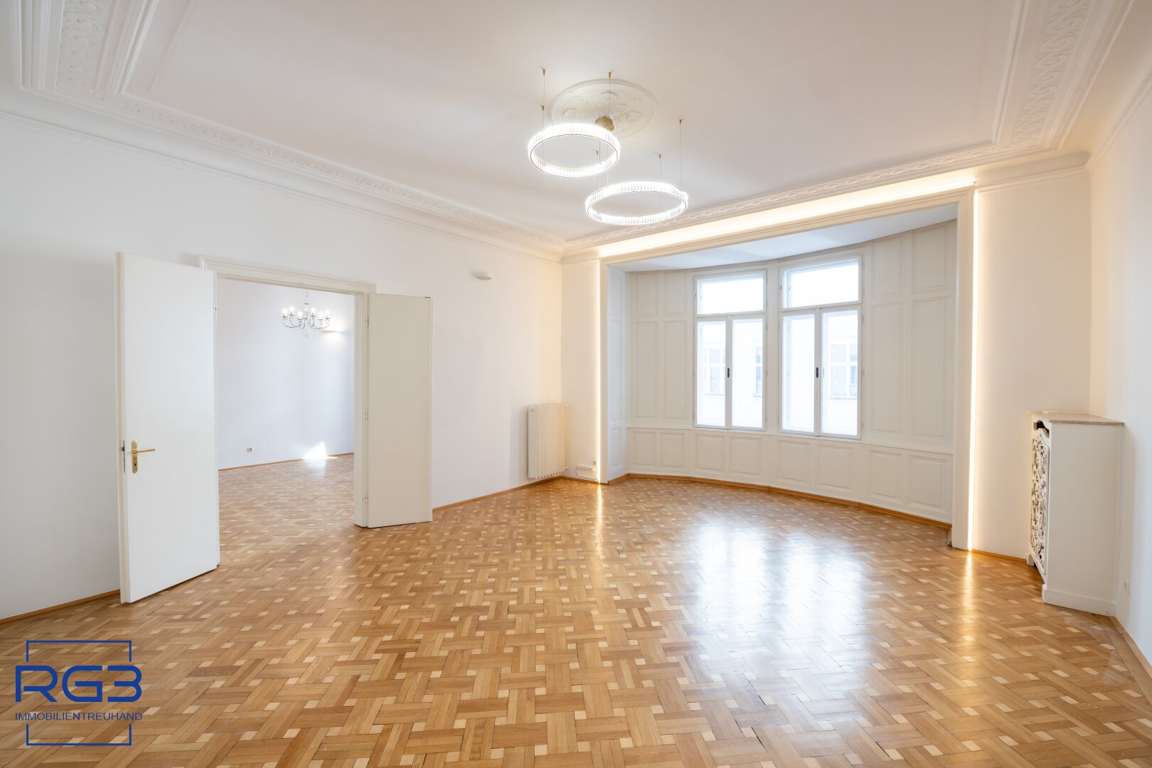 Repräsentatives Büro/Praxis in 1010 Wien mit 3 Zimmer & Balkon