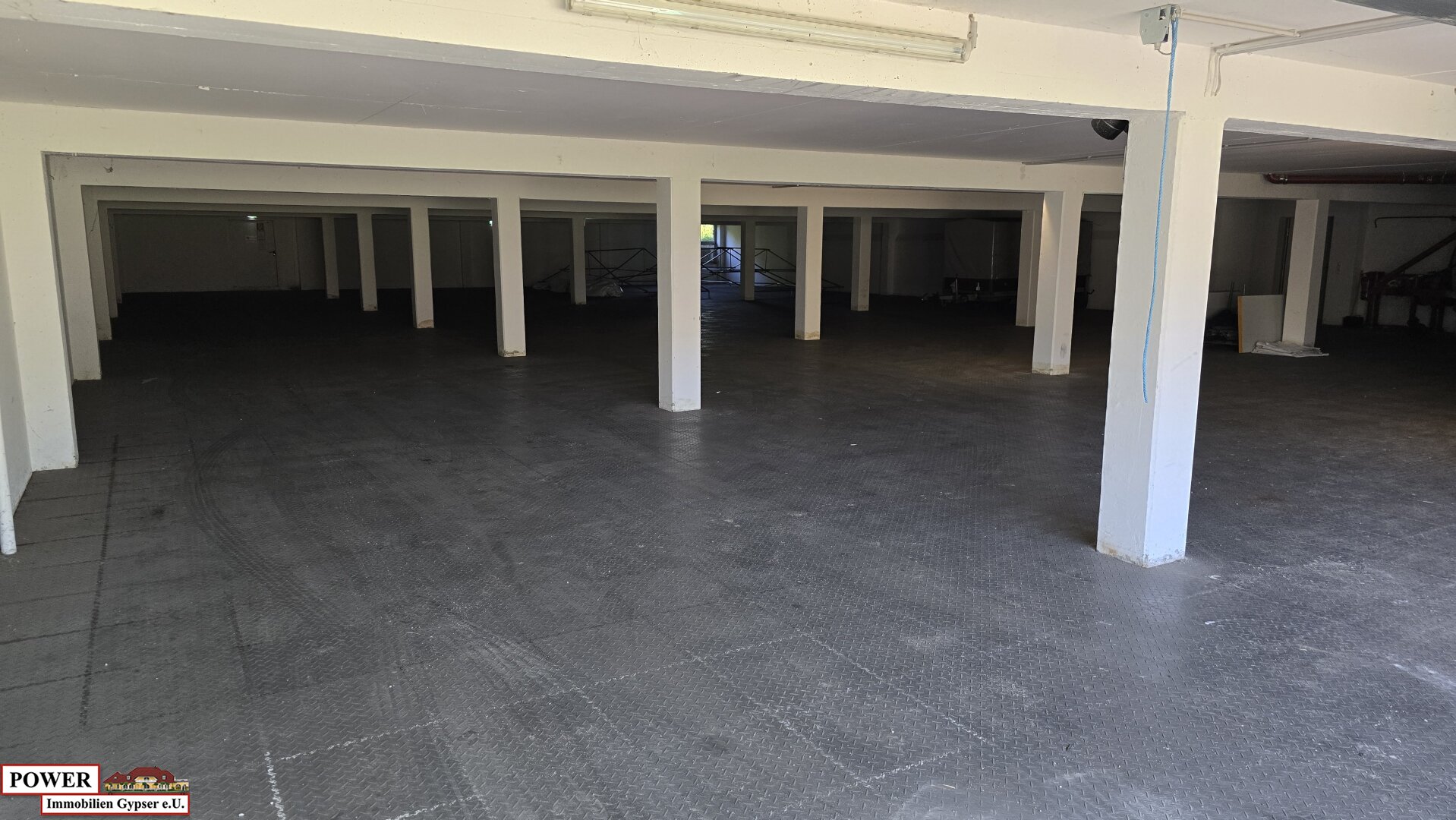 Tiefgaragenstellplätze zur Miete!!