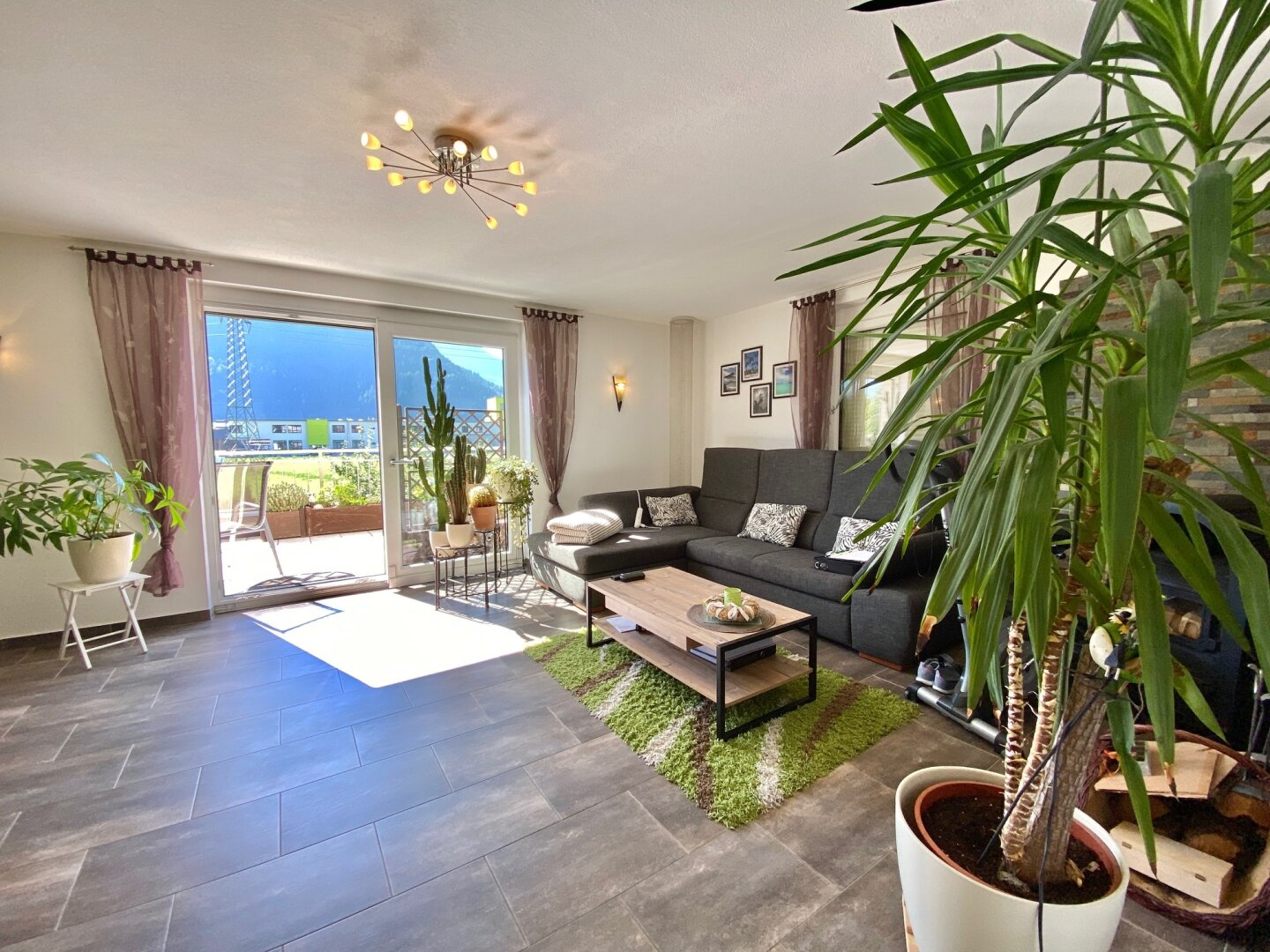 SOFORTBEZUG!!  PROVISIONSFREI FÜR DEN MIETER!: Top gepflegte 4 Zimmerwohnung zu vermieten