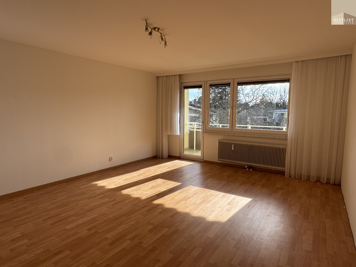 Zentrale 1-Zimmer-Wohnung mit Loggia in Zentrum - inkl. Heizkosten