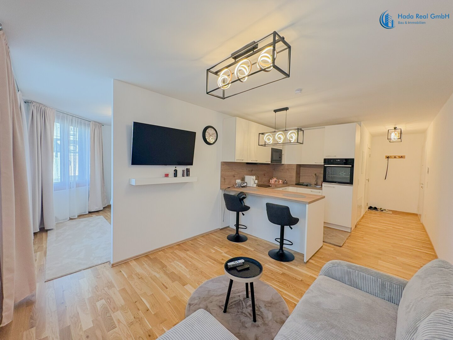 Voll möblierte Neubauwohnung mit Garage !!!