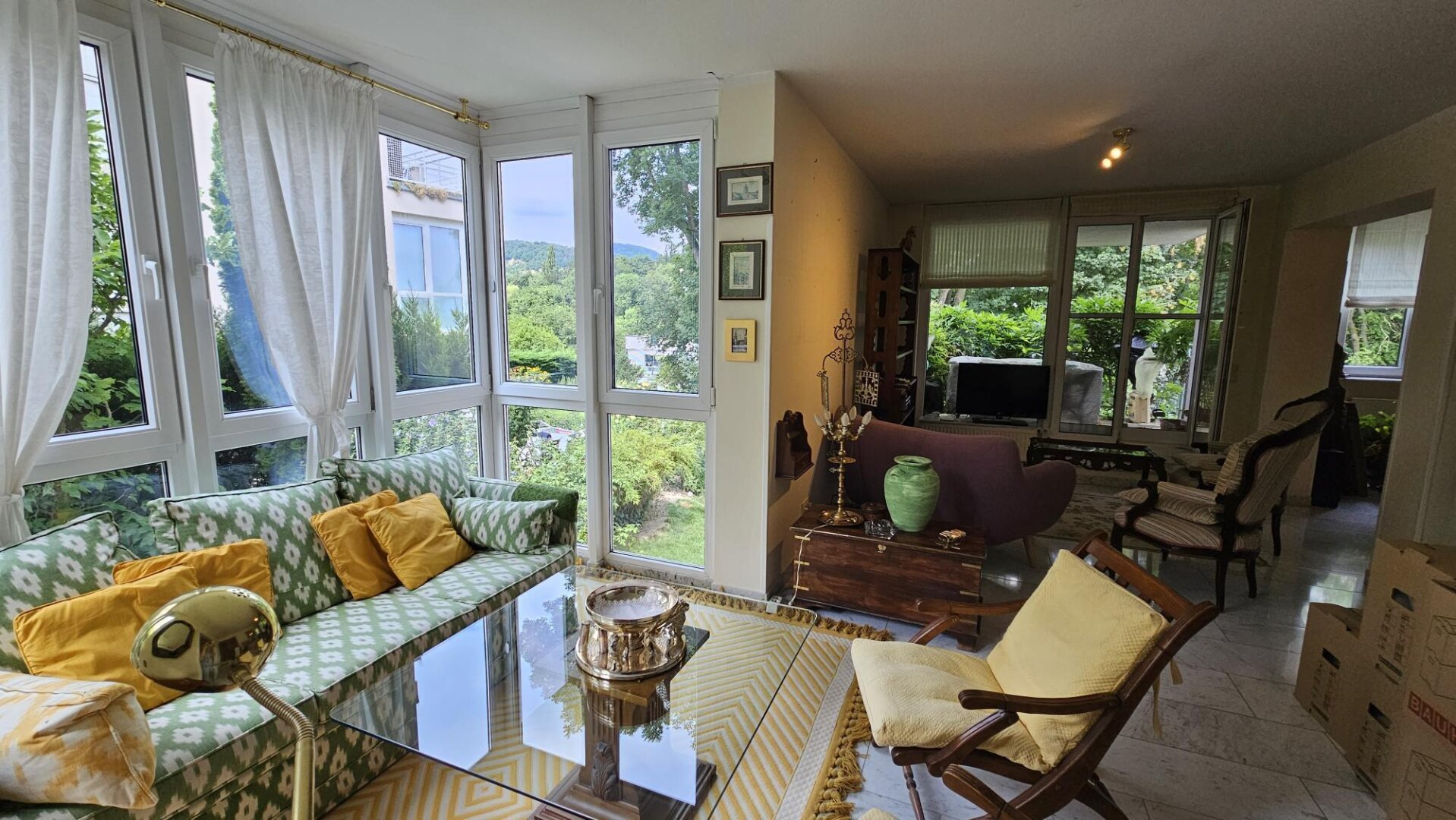 Bestaufgeteilte 99m2 Familienwohnung mit Wintergarten & Balkon ins Grüne! Toplage in Döbling!