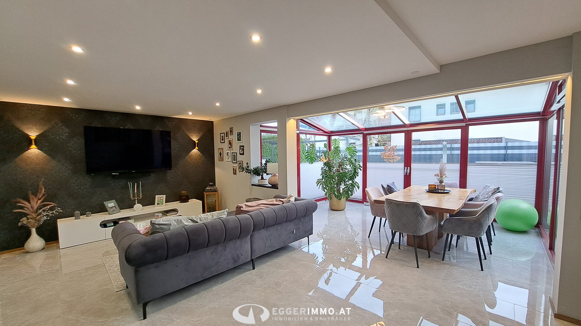 Generalrenoviertes ECKREIHENHAUS in traumhafter Lage mit herrlichem Ausblick in Saalfelden – Sonne, Ruhe, Garten und viel Liebe zum Detail