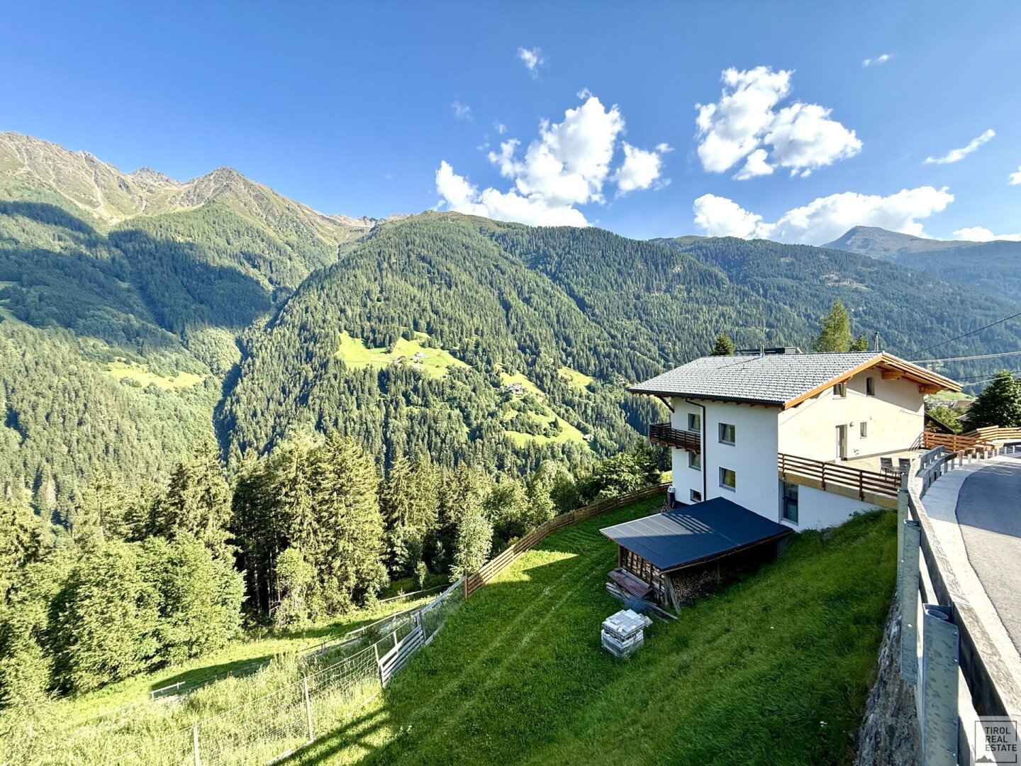 EIN ORT, DER HERZ UND SEELE BERÜHRT - WOHNEN INMITTEN DER TIROLER NATURIDYLLE