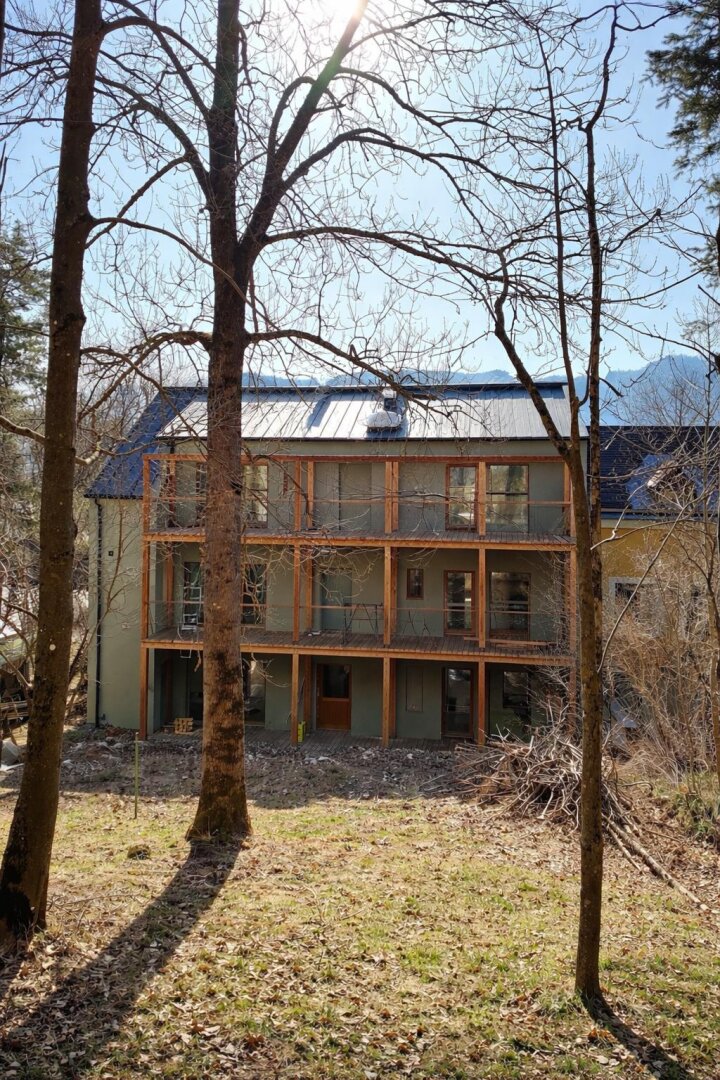 Kernsaniertes Architektenhaus - jedes Apartment individuell gestaltet - attraktives Renditepotenzial - oder einfach selber genießen