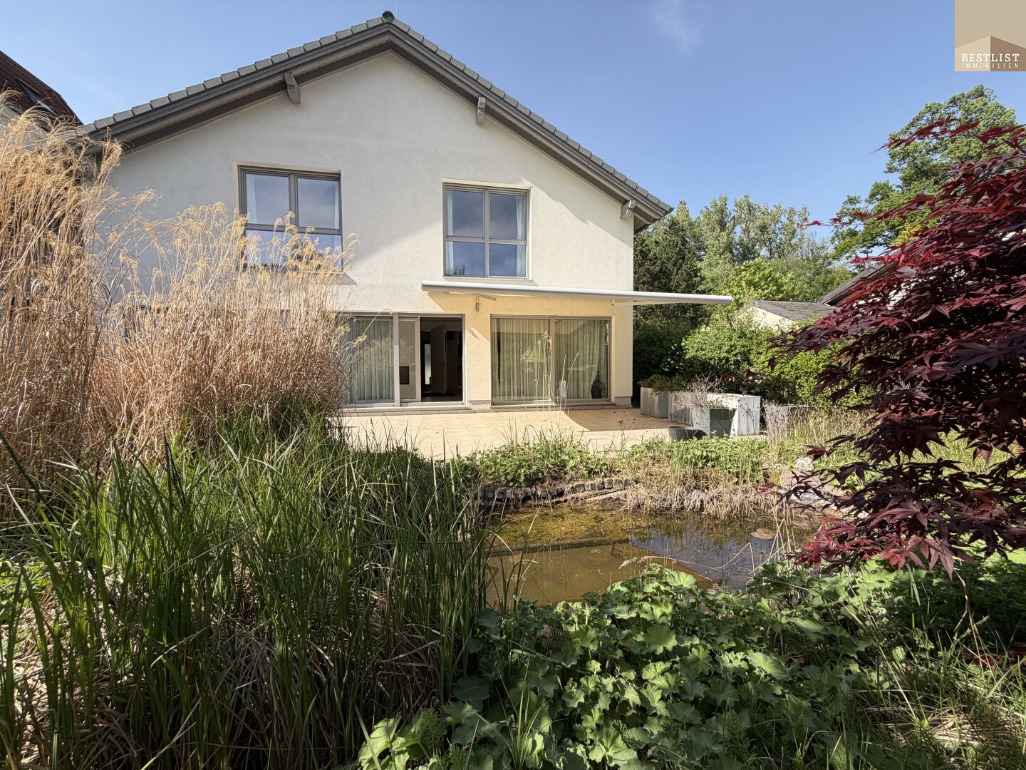 Moderne Eleganz trifft Naturidylle – energieeffizientes Einfamilienhaus mit großzügiger Terrasse in der Hinterbrühl