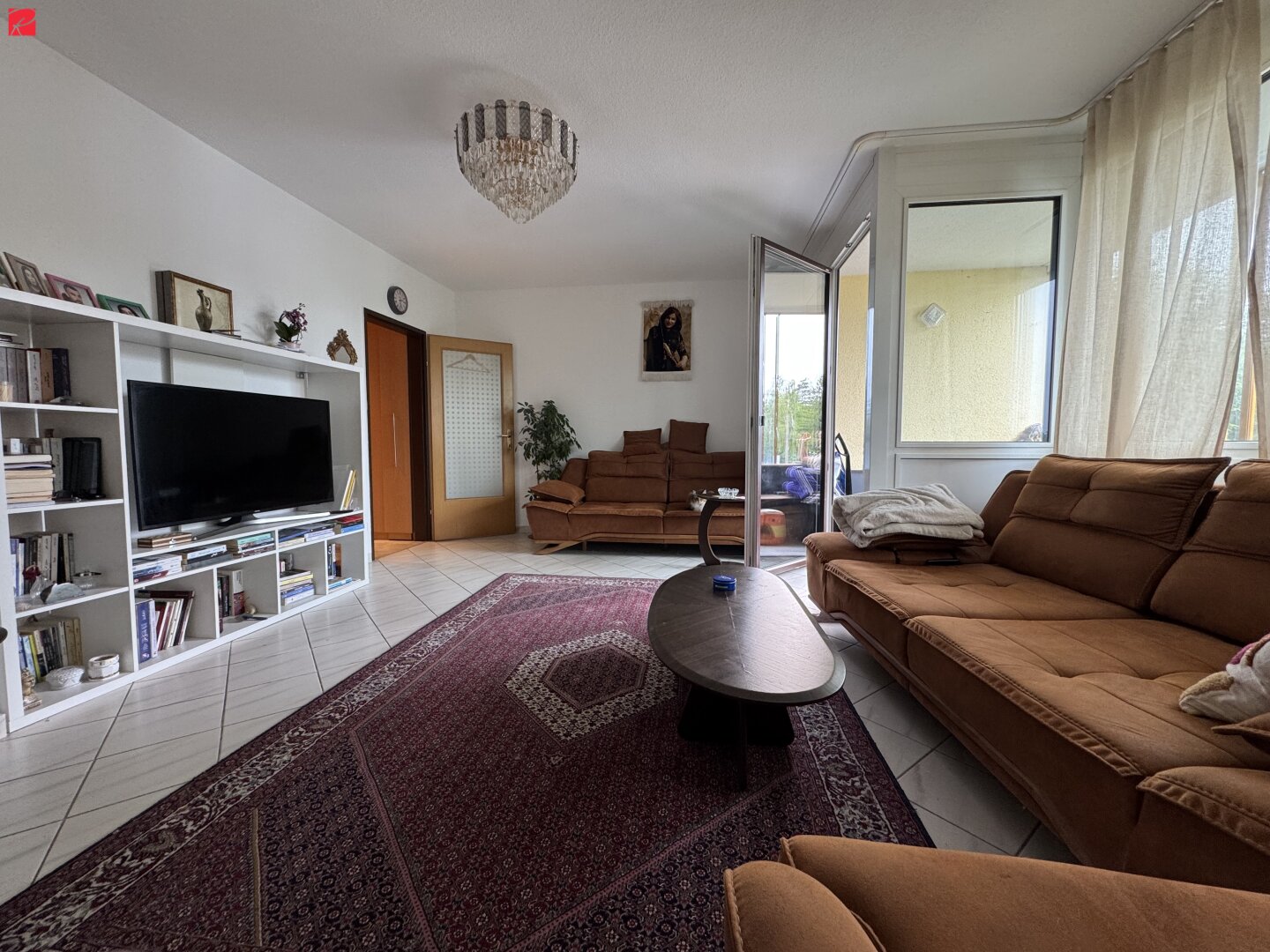 Großzügige Familienwohnung mit Loggia und Garage!