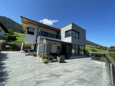 Zweifamilienhaus in Telfes im Stubai: Perfekte Kombination aus Luxus, Komfort & Natur