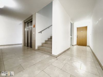 Sonnige 2 Zimmer Dachgeschoss Wohnung mit großzügigem Wohnbereich