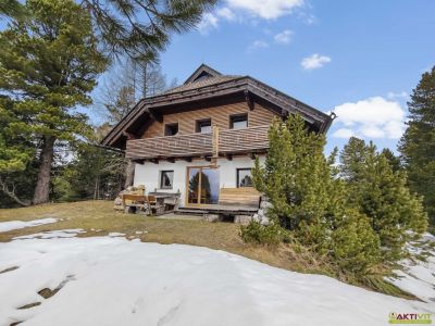 Turracherhöhe: Außergewöhnliches Highlight mit atemberaubendem Fernblick. - Potential für weiteren Zubau.
