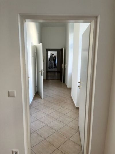 Erstbezug in zentraler Lage: Geräumige 3-Zimmer-Wohnung mit Einbauküche und WG-Option in Wien!