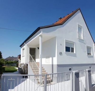Hochwertig ausgestattetes Zweifamilienhaus in Rust zu vermieten