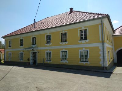 Attraktive 2-Zimmer-Wohnung mit Balkon im Ortszentrum von Bachmanning