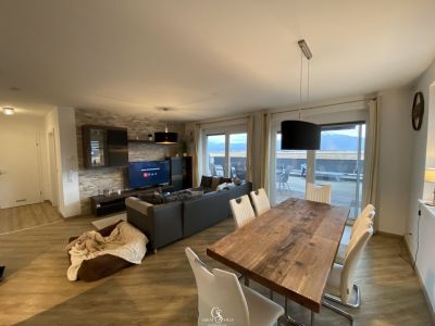 Traumhafte Eigentumswohnung mit riesiger Südwestterrasse und Carportstellplatz