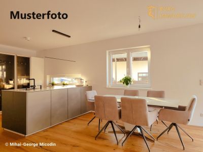 Doppelhaus Hälfte mit Garage