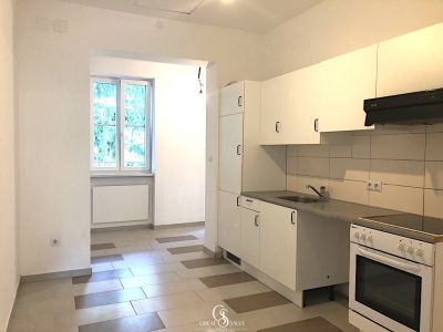 Schöne 2,5 Zimmer-Wohnung mit großem Balkon und Blick ins Grüne