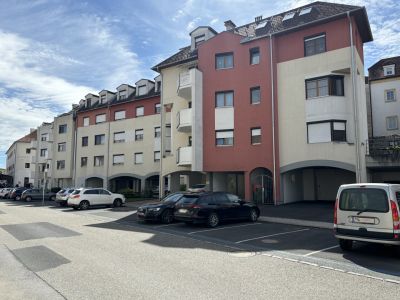-- GÜSSING !! Gemütliche und gepflegte Wohnung mit ca. 85 m2 Wfl. - barrierefrei - Tiefgaragen Stellplatz !!