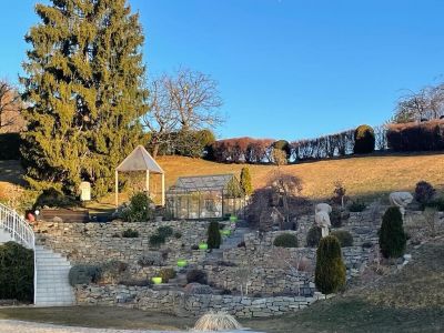 TOP Angebot - exklusive Villa mit Swimmingpool, Weinkeller, Gästehaus etc.