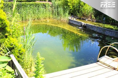 TRAUMHAUS | Inklusive großzügiger Garten mit Schwimmteich, Balkon, Terrasse, Garage & mehr