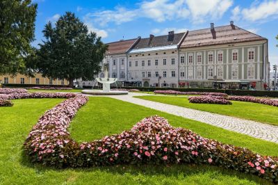 Absolute Rarität! Einmalige Gelegenheit für Ihr neues Büro im Renaissance-Palais!